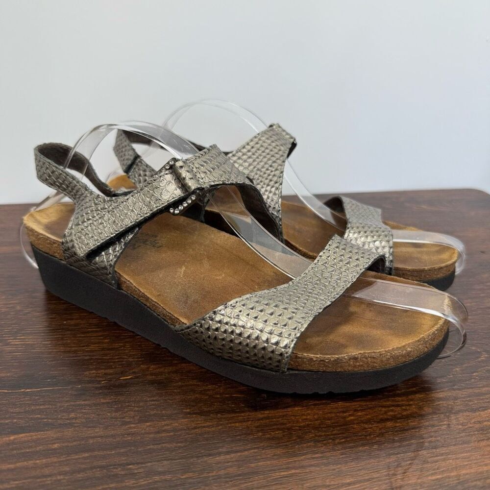 Naot silver metallic leather sandal size 39￼ 1.5" Heel